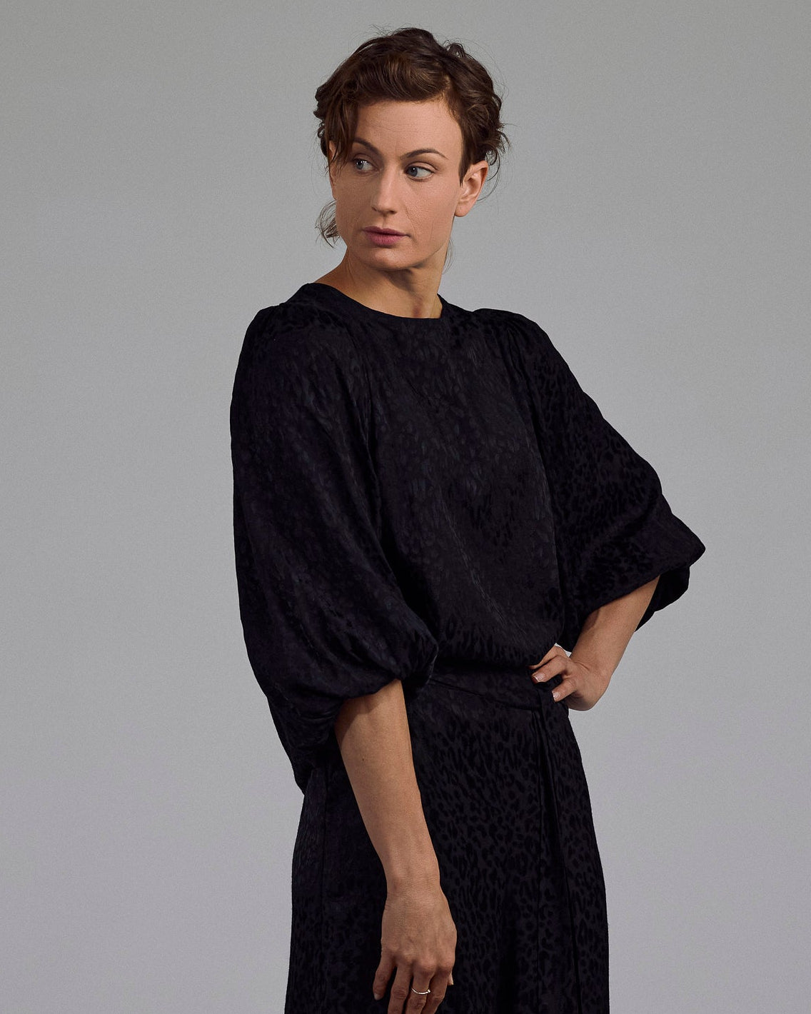 Die Tavie Bluse Viskose mit angesagtem Leoparden Print des Österreichischen Labels Maiken K. - Details