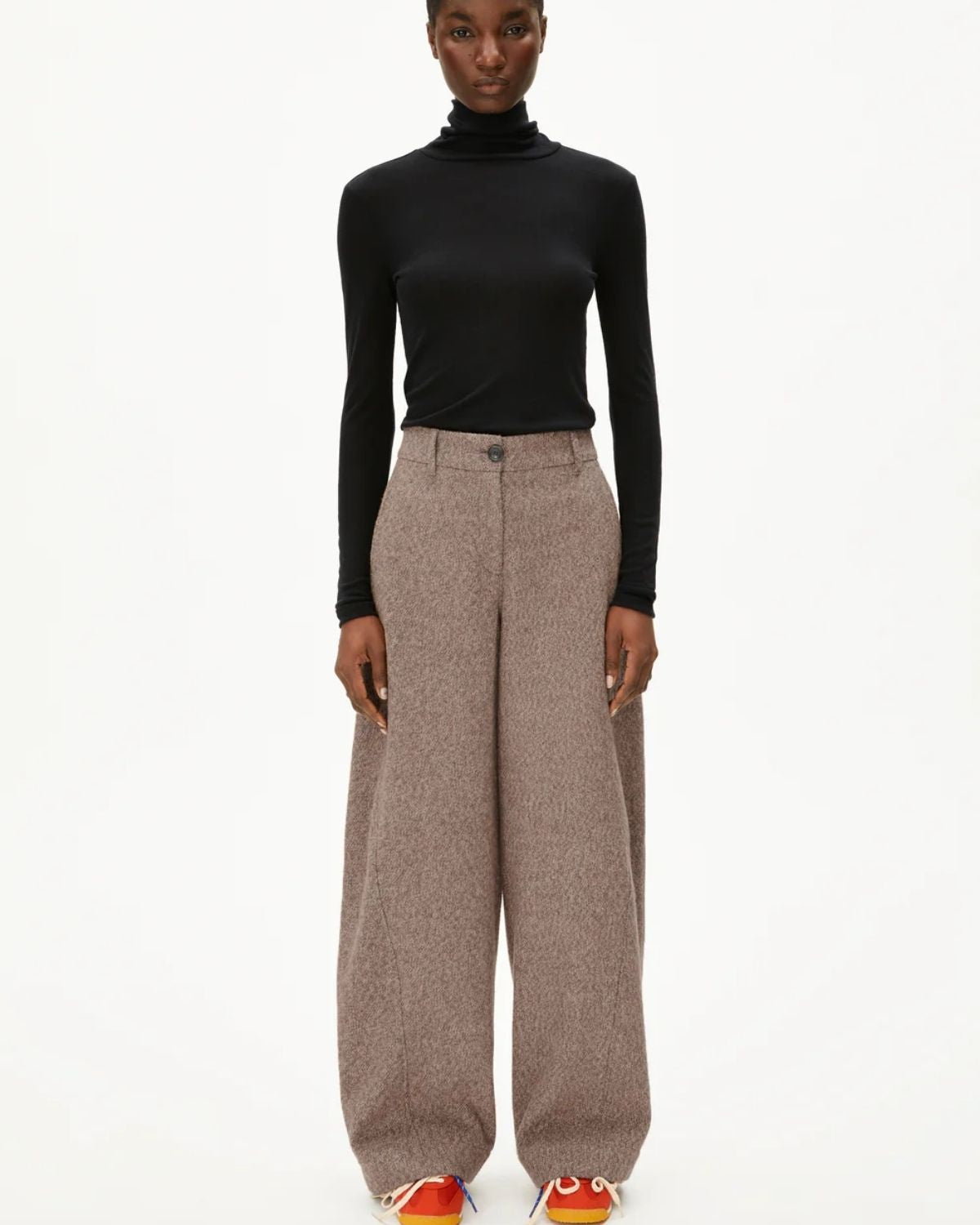 Barrel Leg Tweed Hose von Armedangels - nachhaltiger style im House of Sunshine