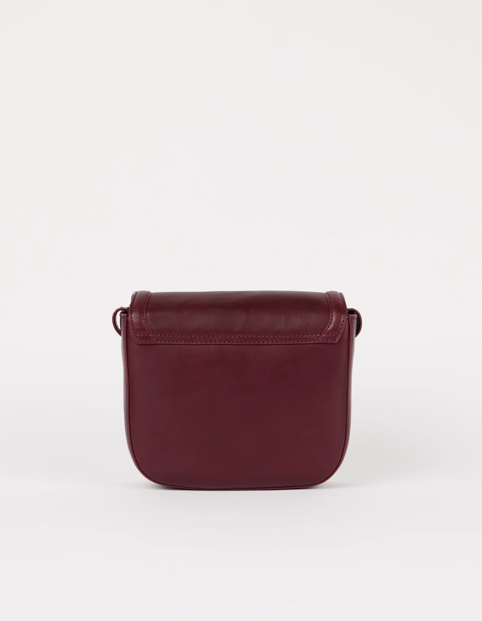 Nina Bag mit Crossbody-Strap und antikem Messing – Classic Leather