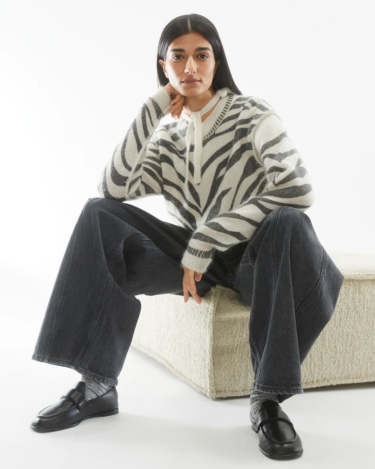 Angesagter Strickpullover aus Mohair Wolle mit Zebramuster von Armedangels - Look