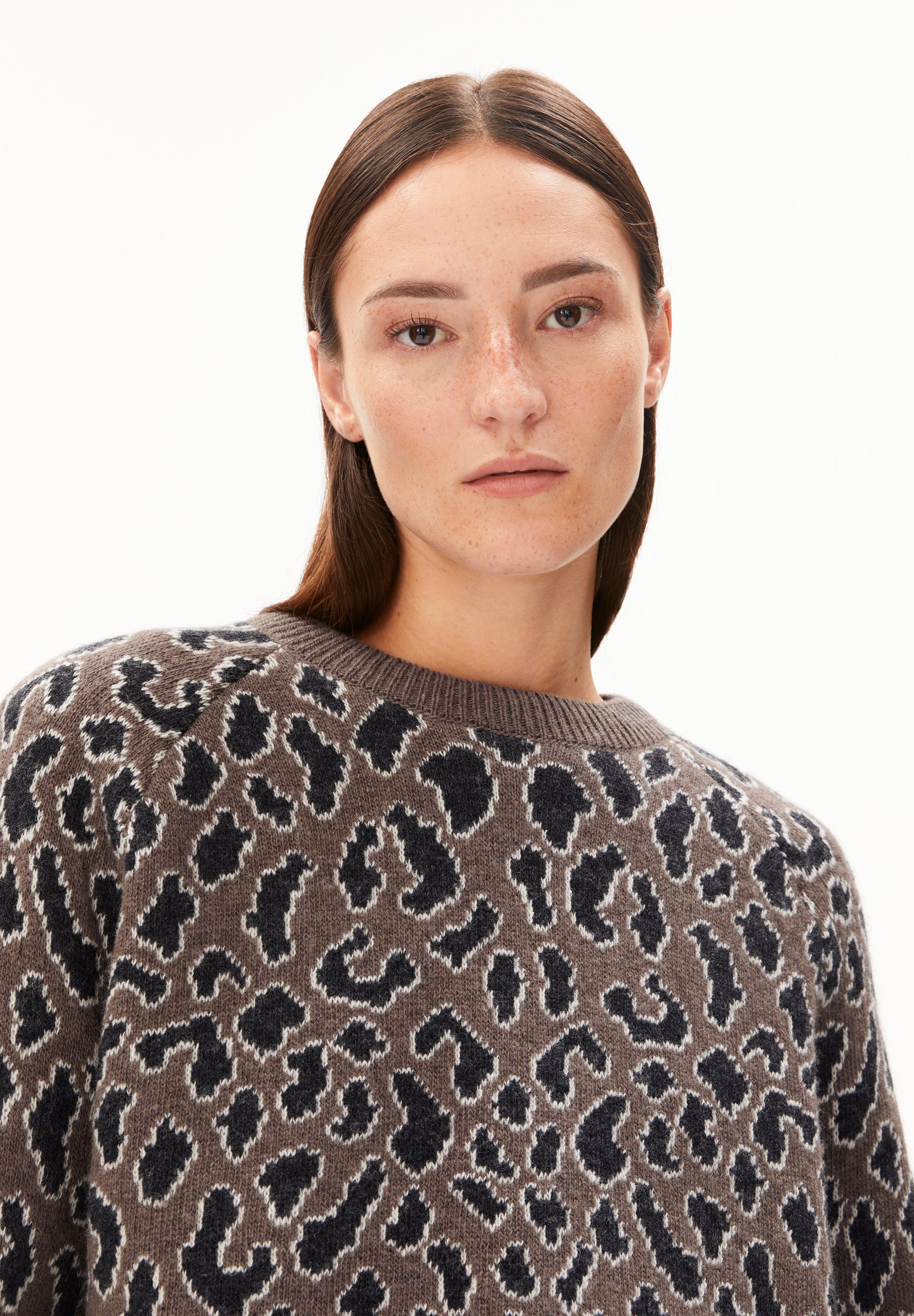 Boxy Fit Pullover Diliriaa Leopaa von ARMEDANGELS, Leo Jacquard, fair produziert