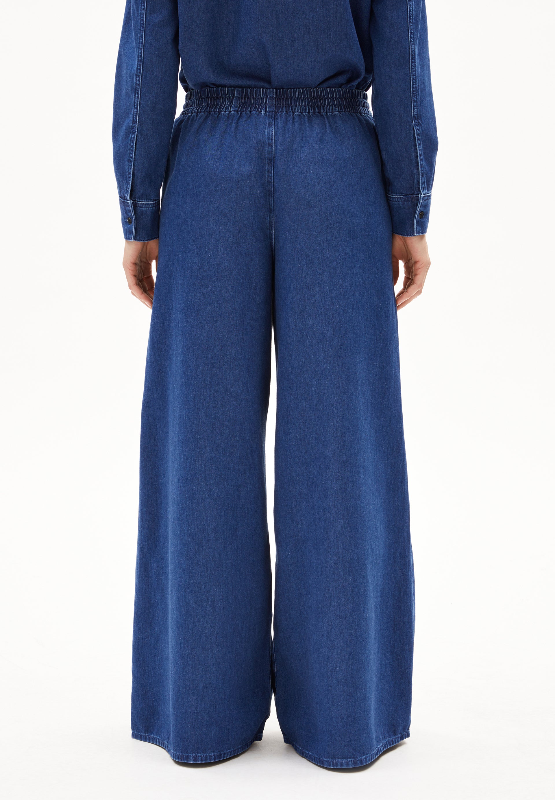 Locker geschnittene Jeanshose mit Kordelzug, Bio-Baumwolle & TENCEL™, von ARMEDANGELS