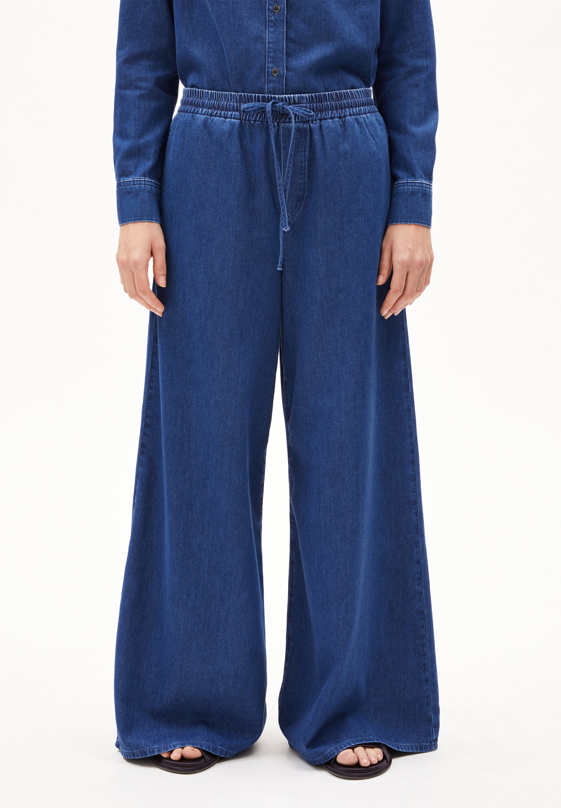 ARMEDANGELS Kelaani – nachhaltige Wide Leg Jeanshose, vegan & GOTS-zertifiziert