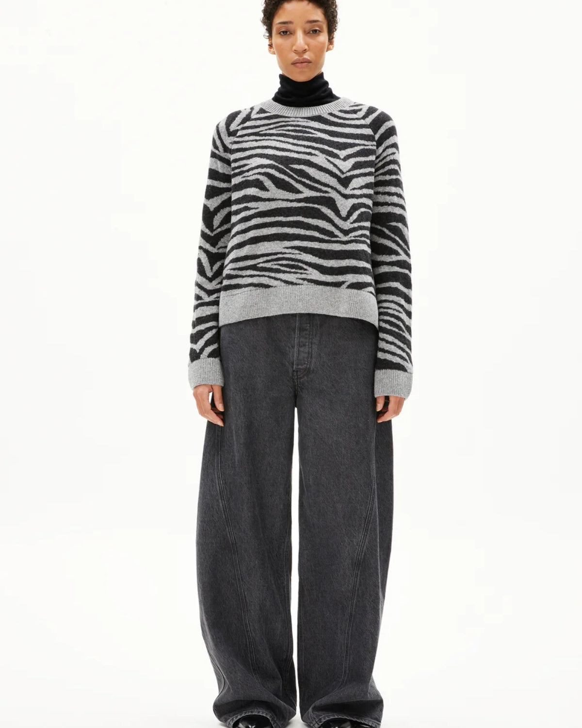 Strickpullover Liliriaa Zebraraa von Armedangels mit Animal Print Zebra, Look