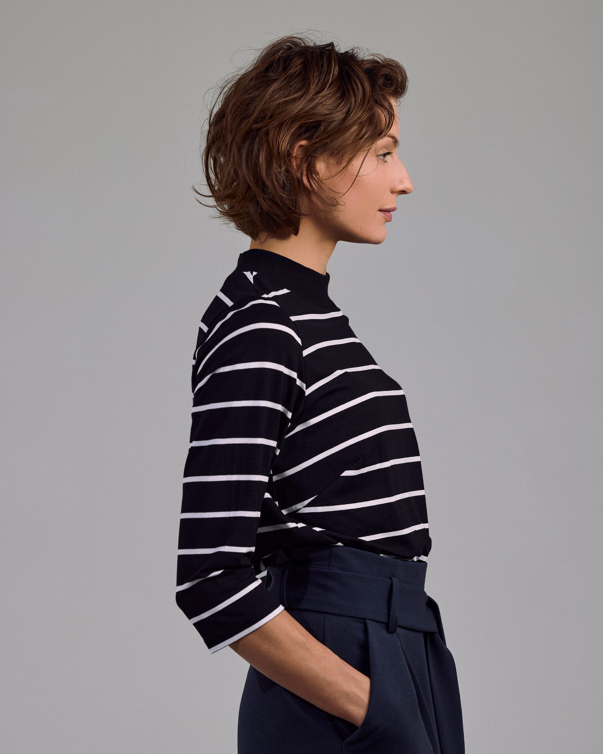 Aurié Shirt von Maiken K. in Schwarz-Weiß – Cropped Ringelshirt mit klarer Silhouette