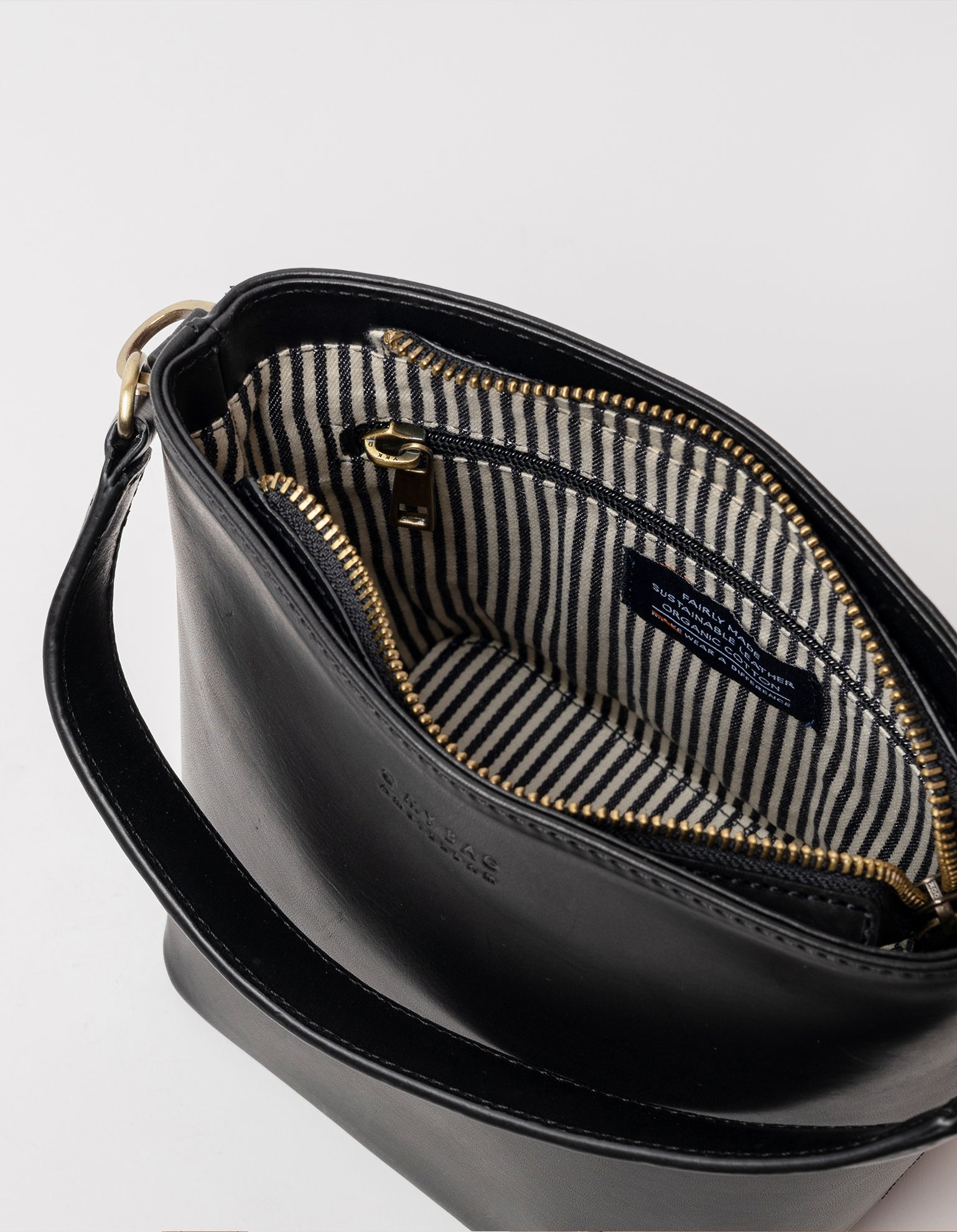 O My Bag Bobbi Bucket Bag aus Classic Leather in Schwarz