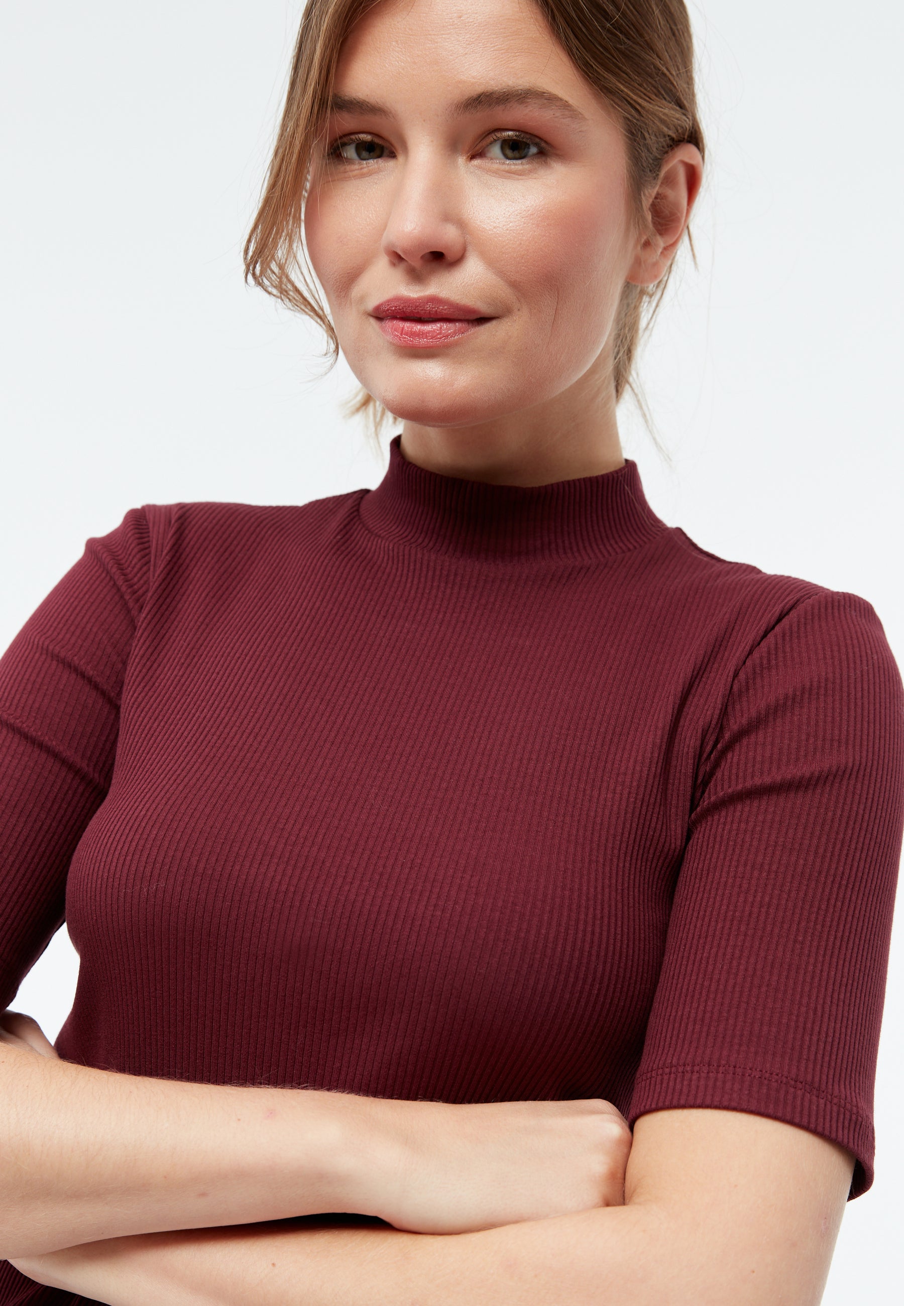 Fair Fashion Rippjersey T-Shirt in Bordeauxrot von GIVN Berlin