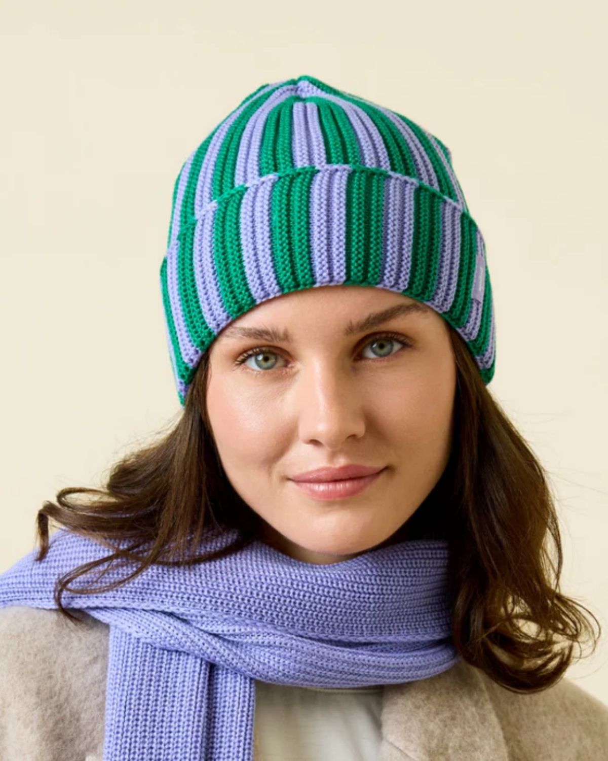 Mütze aus Merinowolle | Grün-Lila gestreift