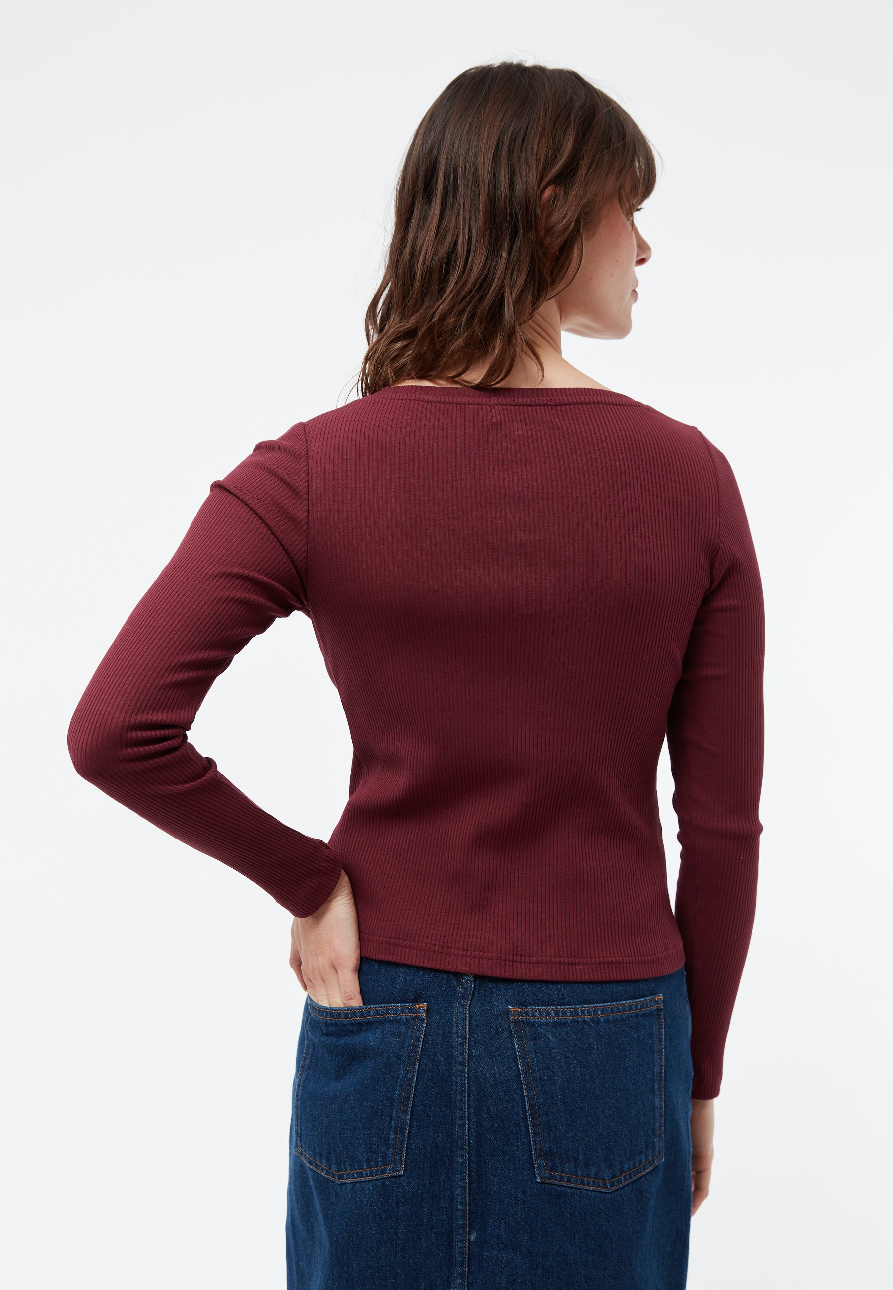 Nachhaltiges Longsleeve mit U-Boot-Ausschnitt – GIVN Berlin