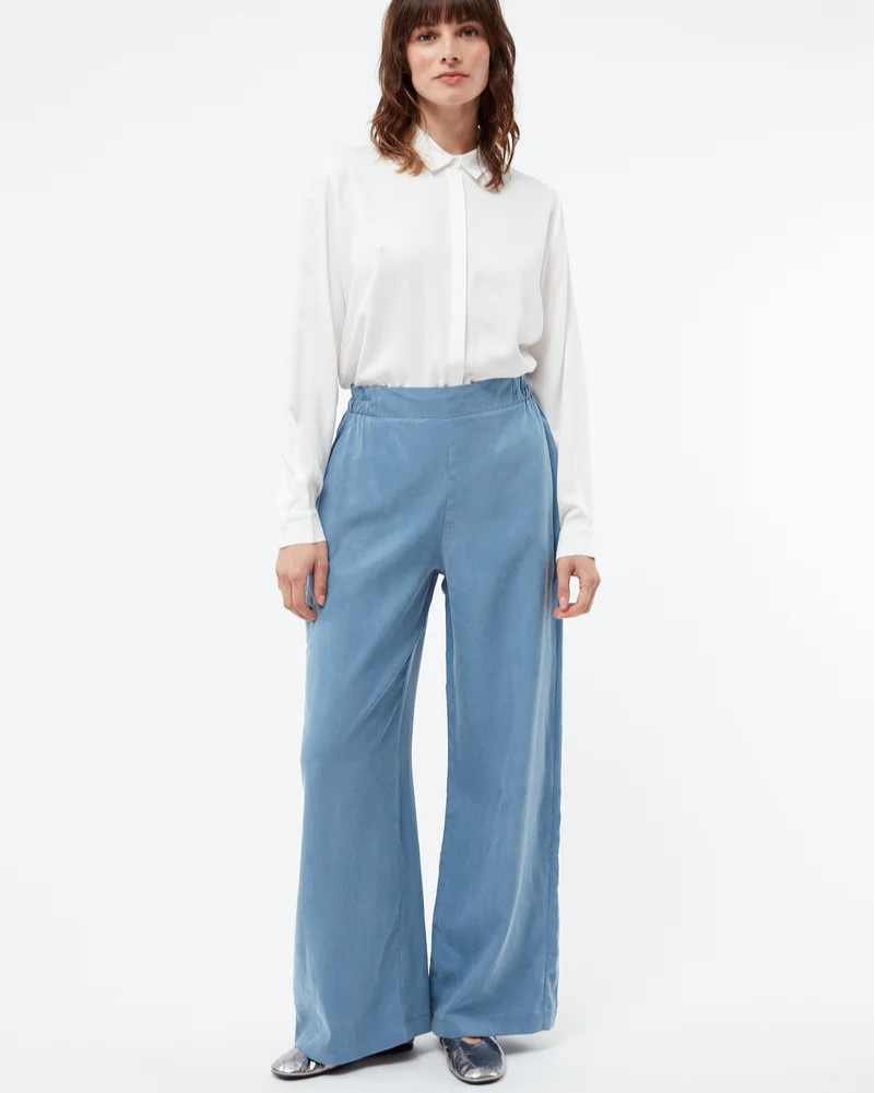GIVN Berlin MARLA Hose Wide Leg aus TENCEL™ in Cloudy Blue – nachhaltige Damenmode