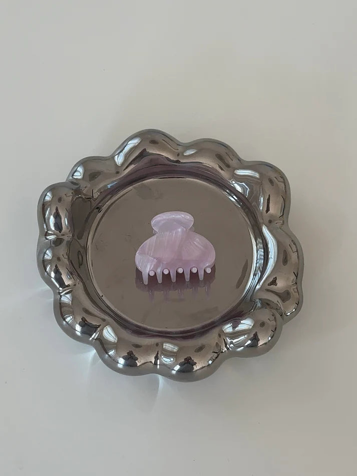 Nachhaltiger Haarclip Emi von Jona The Label – perfekt für Half-Bun oder Strähnen in Spring Blush