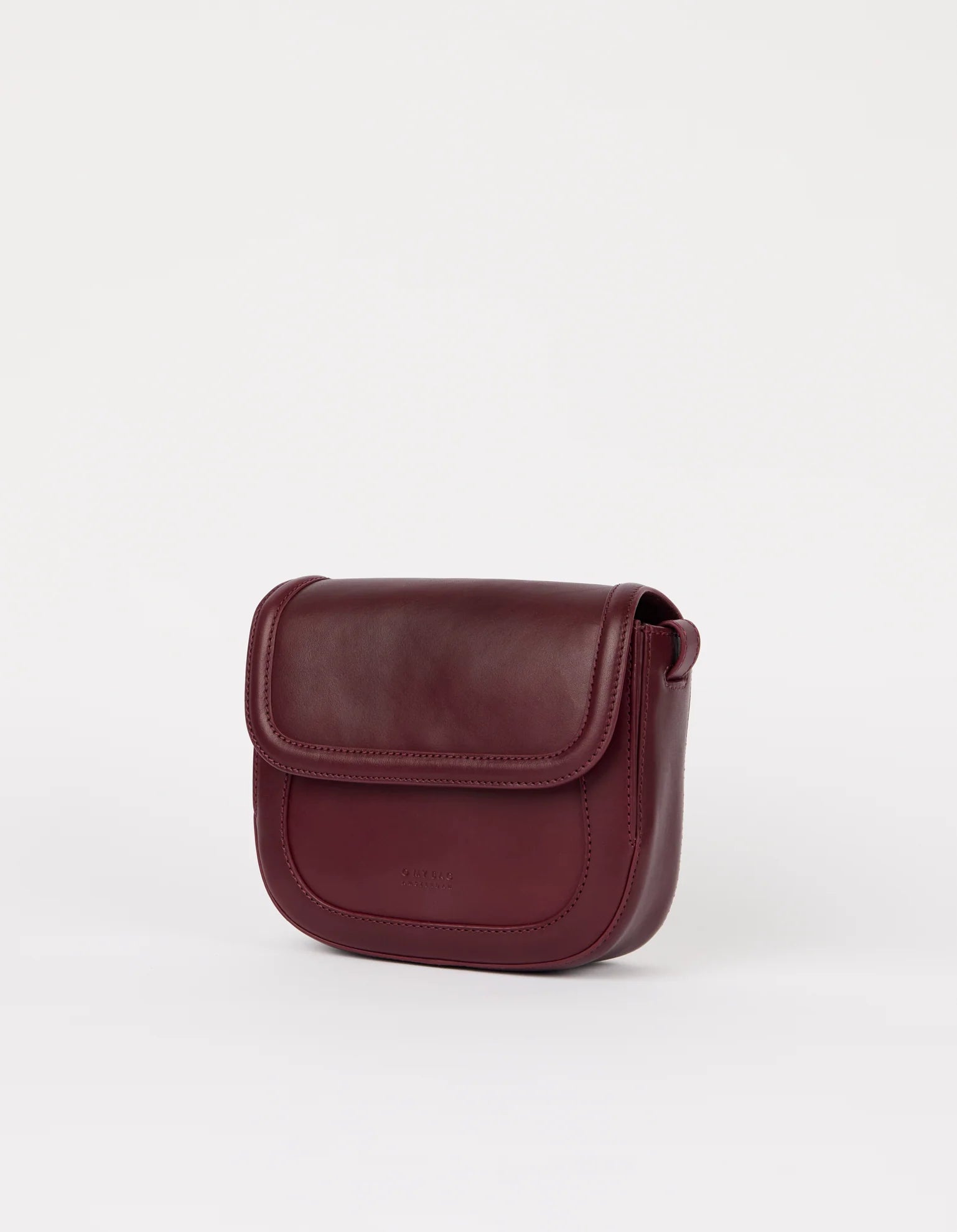 Nina Bag mit Crossbody-Strap und antikem Messing – Classic Leather