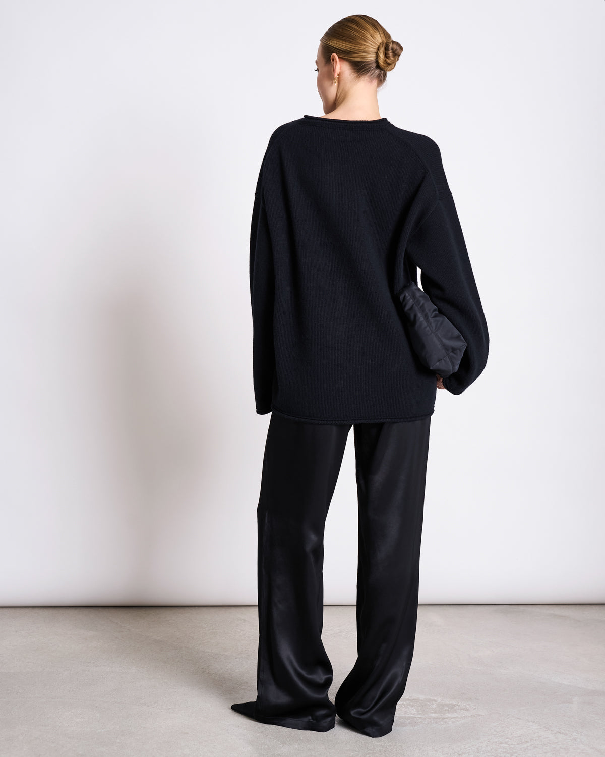 Detailansicht Stoff ENKA Viskose Hose Fris Schwarz von Jan n June
