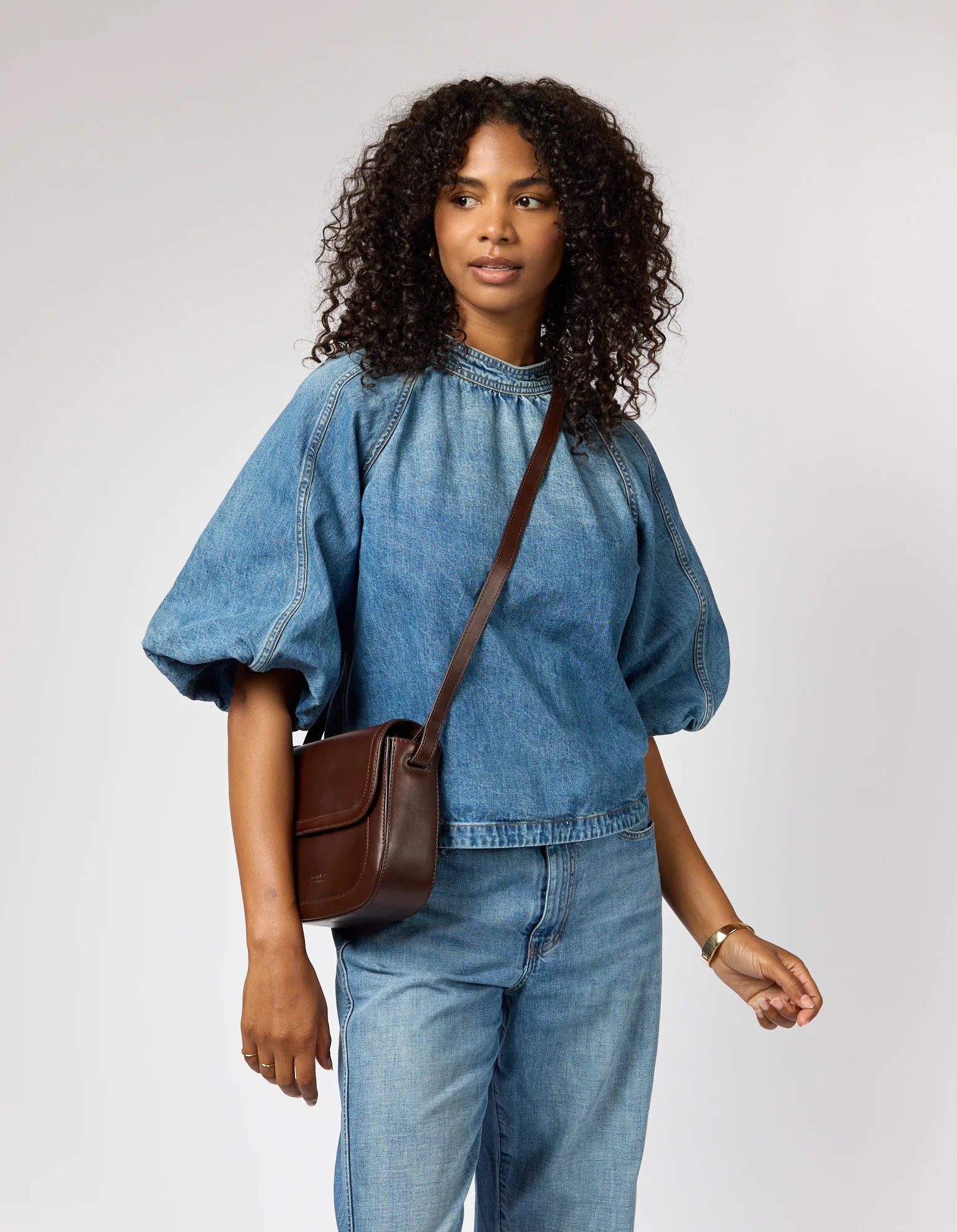 Fair Fashion Ledertasche Nina – nachhaltige Crossbody Bag in Braun