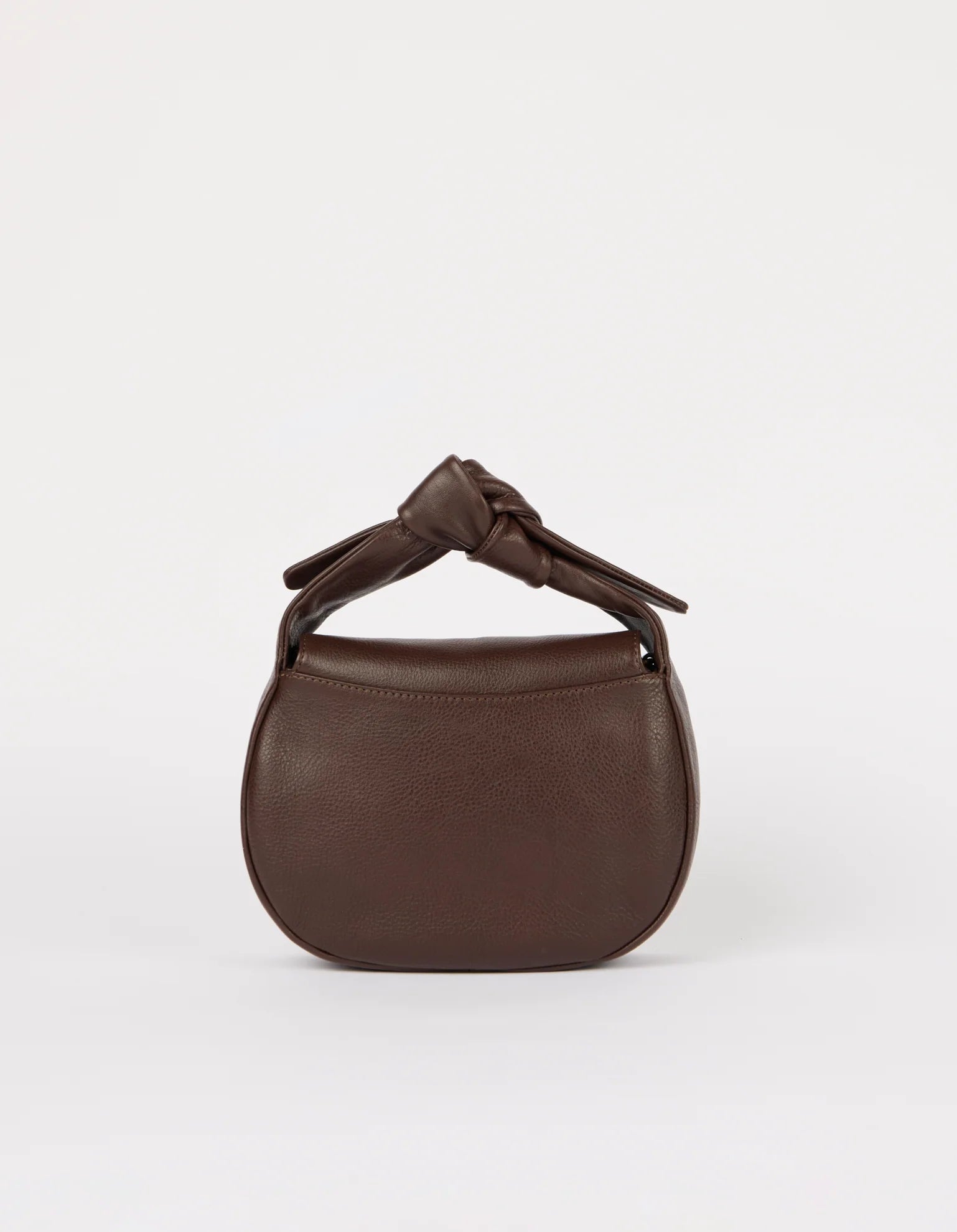 Nachhaltige Ledertasche Coco – halbmondförmiges Design, fair produziert