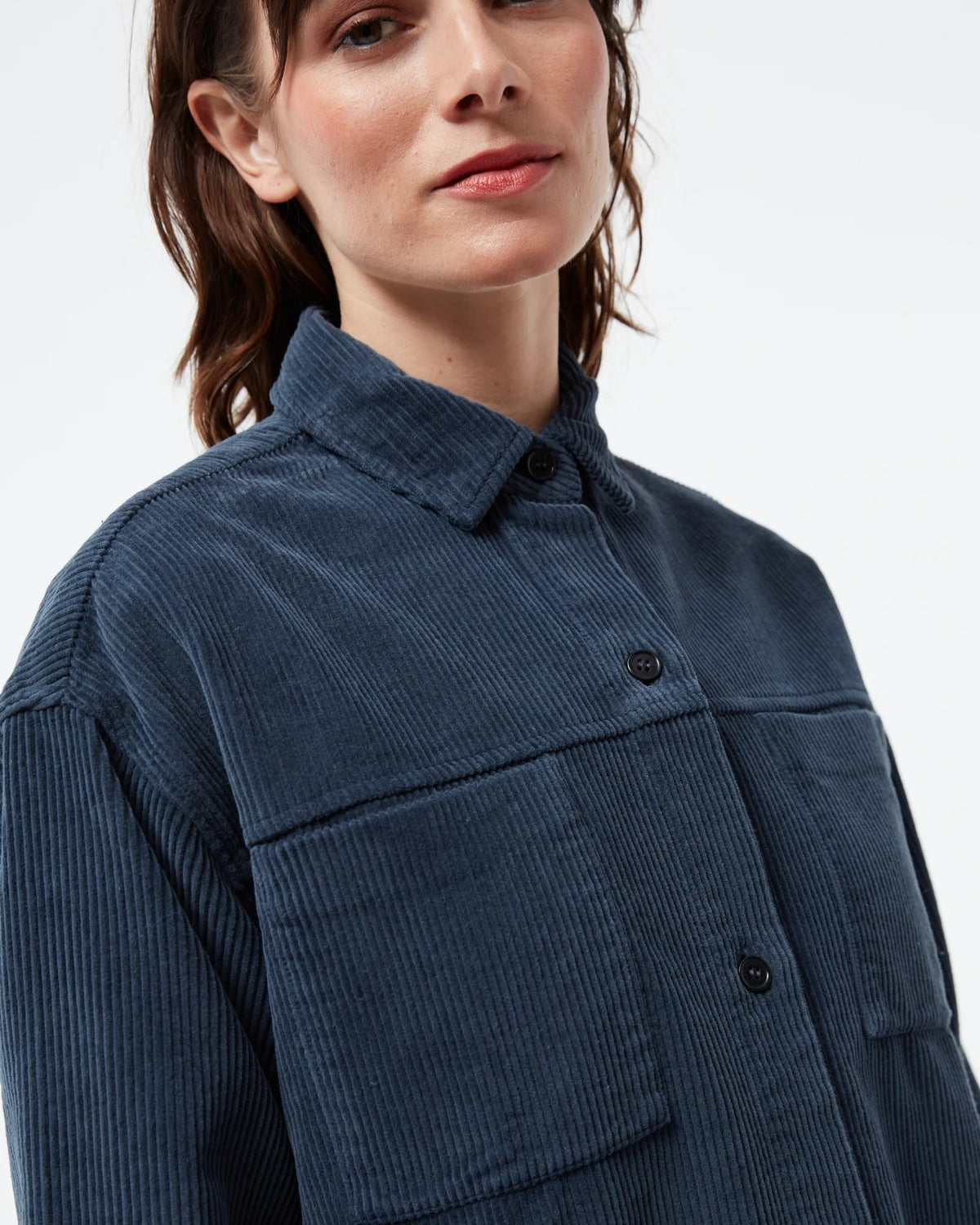 Detailaufnahme Overshirt GBOxana – Cordstoff mit Umlegekragen und Knopfleiste